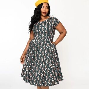 NWT Collectif UK Fatima Green Wallflower Pinup Dress: UK 14 / L